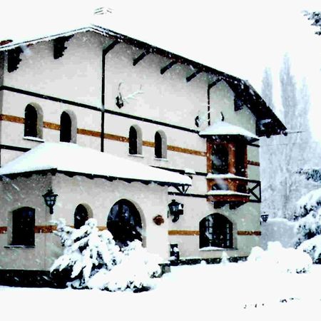 Hostería La Posta Del Cazador San Martín de los Andes Exterior foto