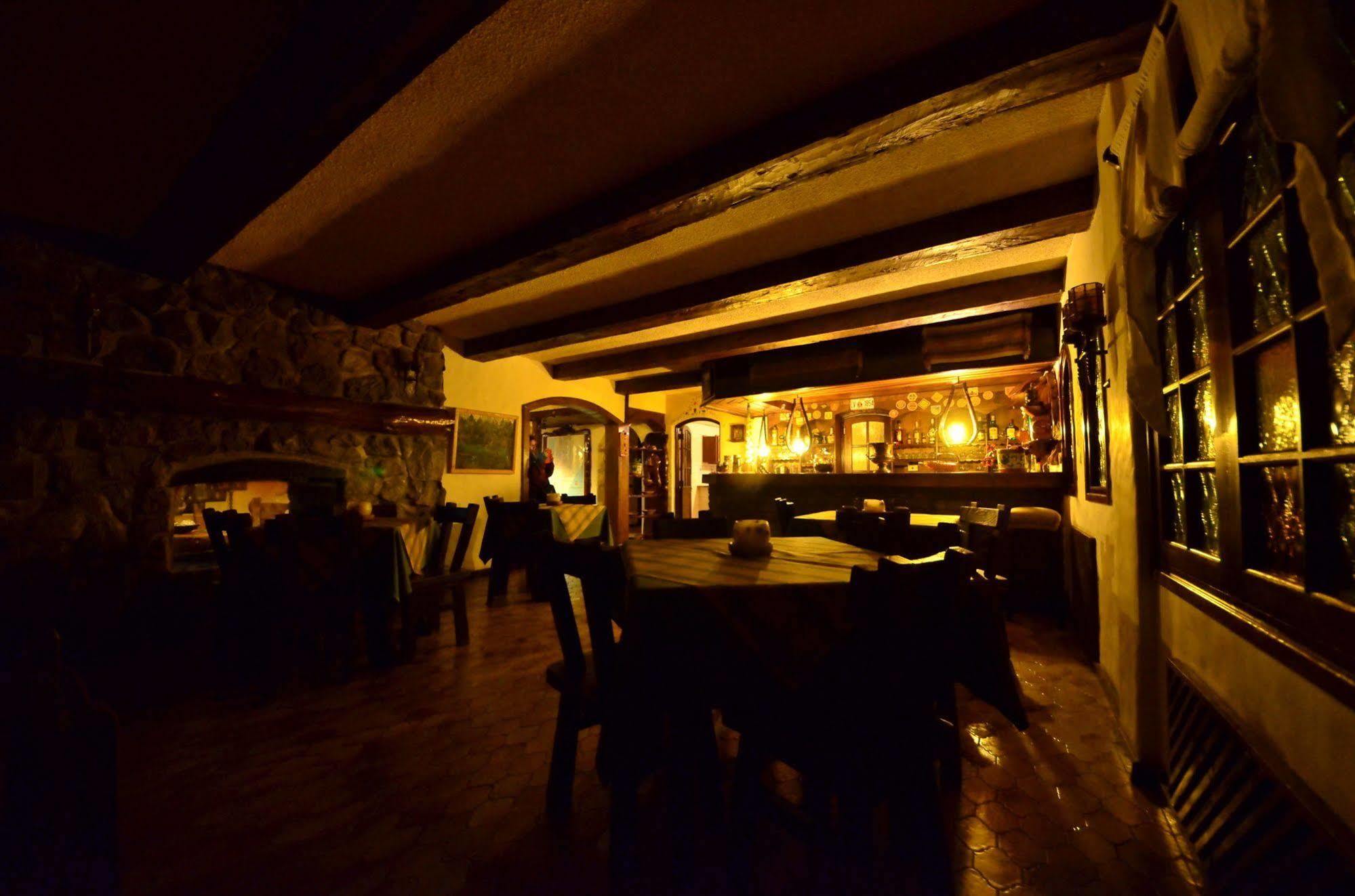 Hostería La Posta Del Cazador San Martín de los Andes Exterior foto